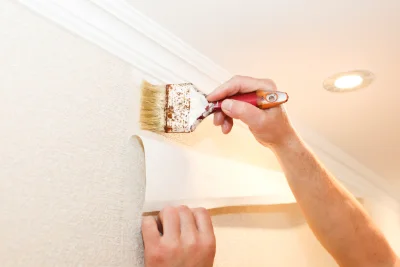 Pose de papier peint à Chaum — revêtements muraux et toiles de verre